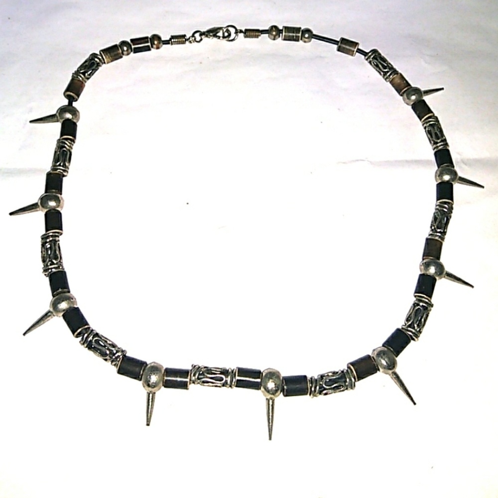 Vintage 90s Metal Spike Necklace (Unisex) - Picture 3 of 8